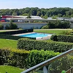 Au Bord Du De L'eau D'heure Apartament