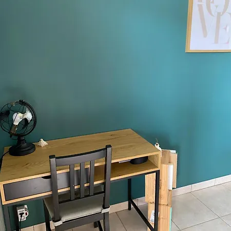 Apartment Au Bord Du De L'eau D'heure Froidchapelle