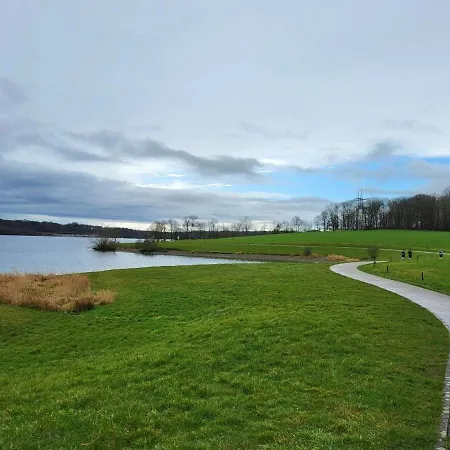 Au Bord Du De L'eau D'heure *