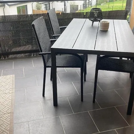 Apartment Au Bord Du De L'eau D'heure *