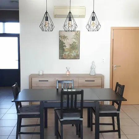 Apartament Au Bord Du De L'eau D'heure *
