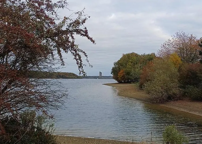 Au Bord Du De L'eau D'heure Apartment