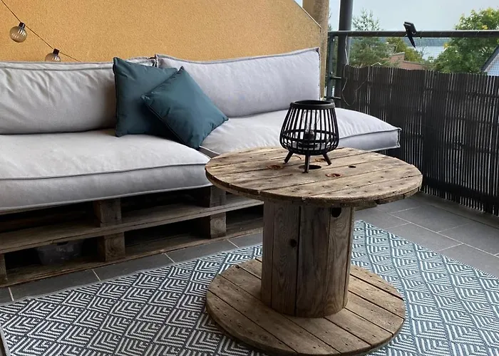 Apartment Au Bord Du De L'eau D'heure *