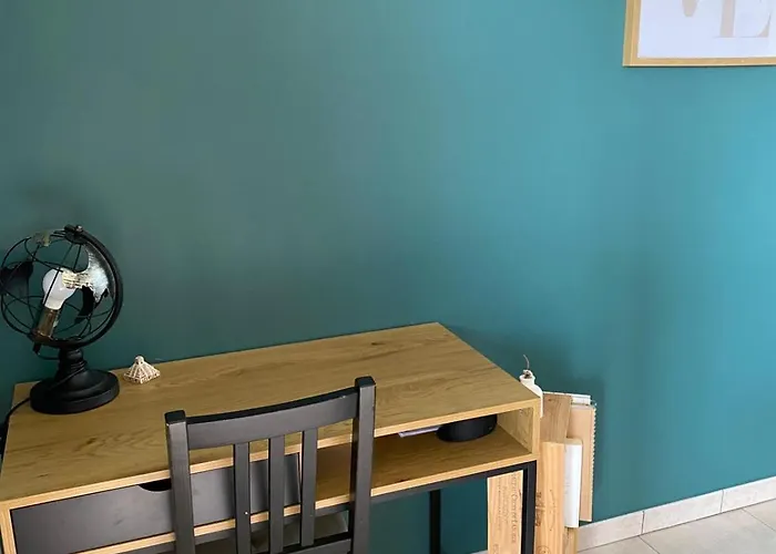 Apartment Au Bord Du De L'eau D'heure Froidchapelle