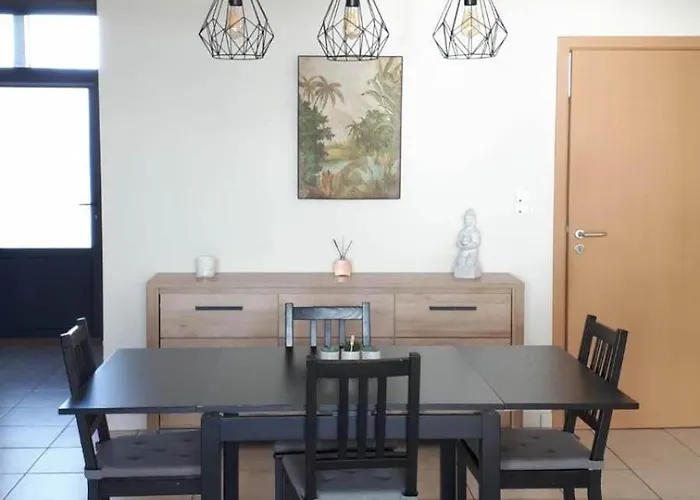 Apartment Au Bord Du De L'eau D'heure *